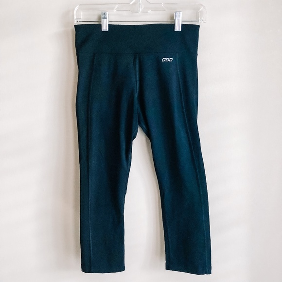 Lorna Jane Pants - Lorna Jane Black Capri Active Workout Leggings
